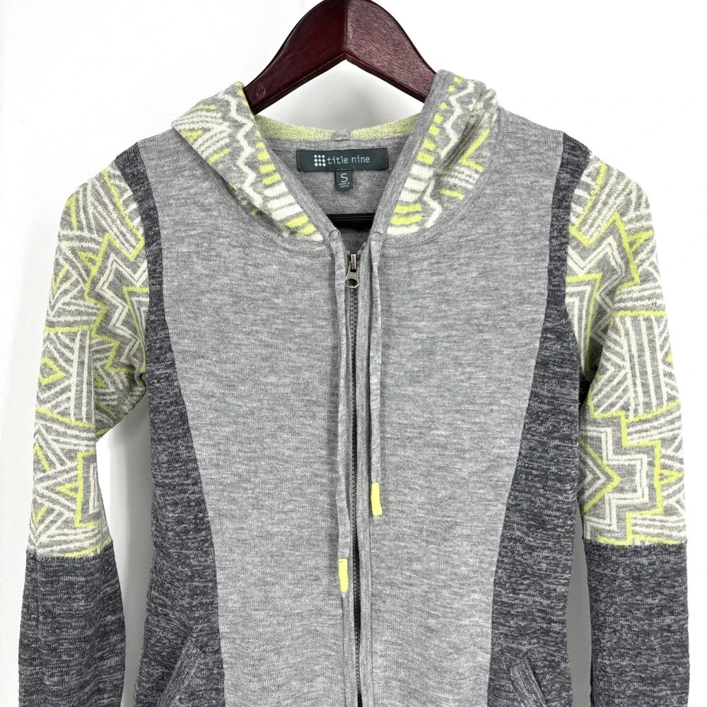 Title Nine Gray Abstract Sleeve Merino Wool Zip Hoodie Sweater Dress Size S FLAW